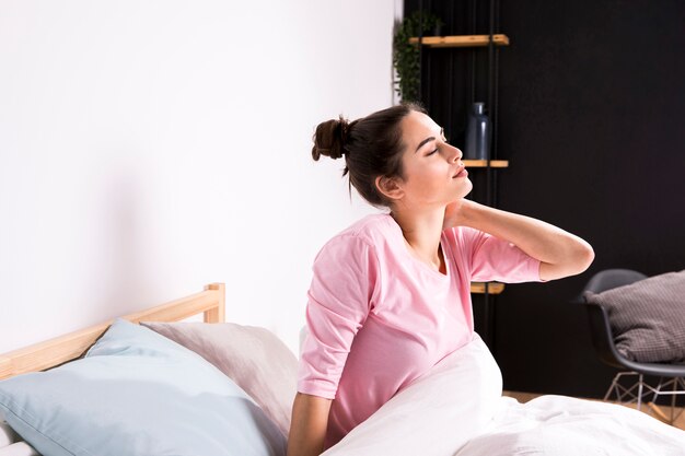 Fitness femme se réveiller le matin