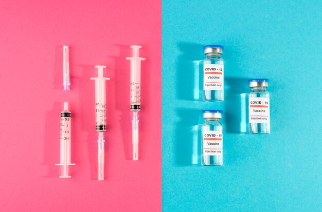 Flacons et seringues de vaccin à plat