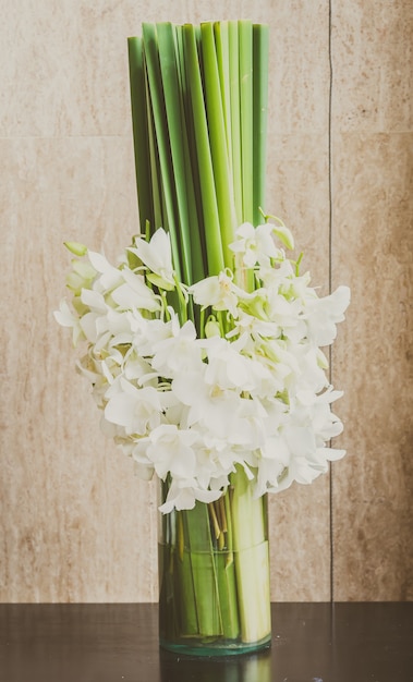 fleurs blanches couleur hôtel décoration