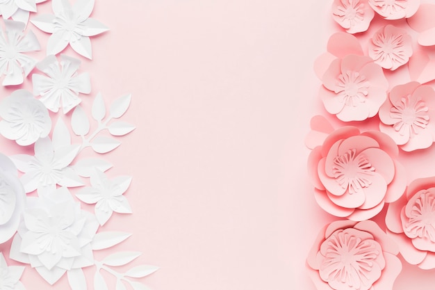 Fleurs en papier blanc et rose