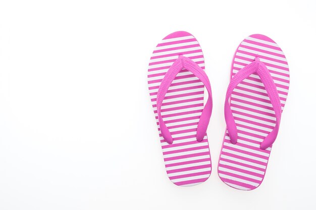 Flip flop isolé sur blanc