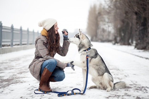 Fond beau adulte joyeux