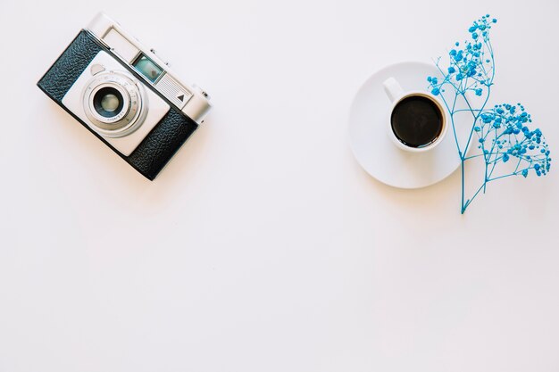 Fond avec caméra et café