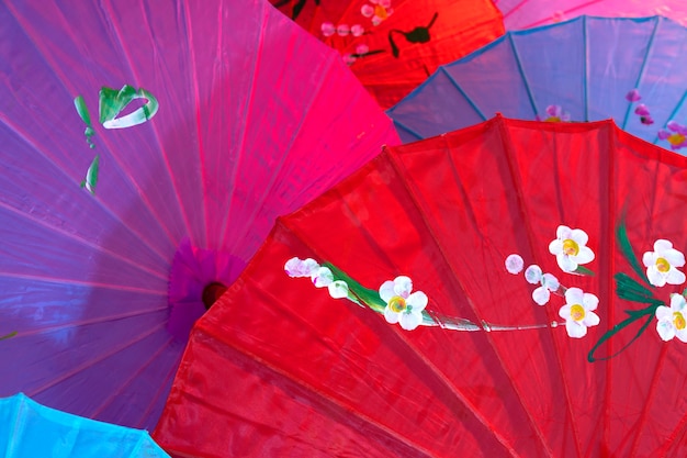 Fond avec parapluie wagasa traditionnel japonais