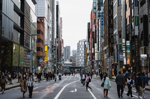 Fond de rue de tokyo moderne