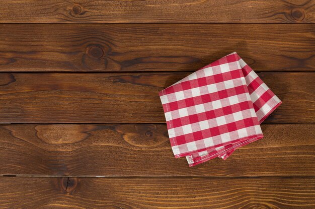 Fond avec table en bois vide avec nappe