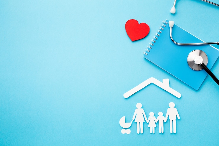 Photo gratuit forme de figure de famille et stéthoscope avec espace de copie