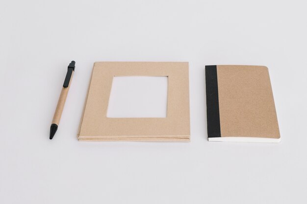 Fournitures de bureau en papier Kraft