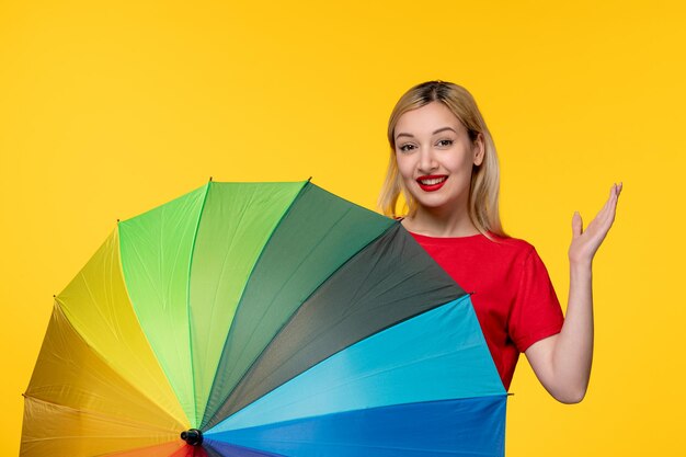 Frevo jolie fille blonde célébrant le festival brésilien et excitée pour la fête avec parapluie