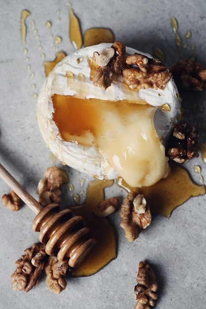 Fromage fondu à l'intérieur