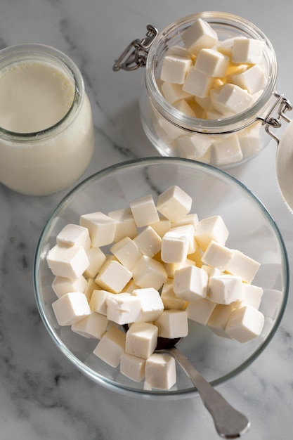 Fromage et yaourt délicieux à angle élevé