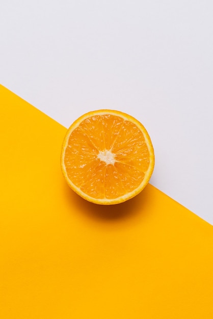 fruit orange coupé, vue de dessus