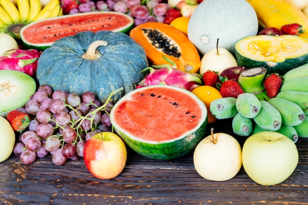 Fruits assortis et mélangés