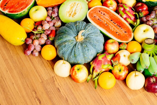 Fruits assortis et mélangés