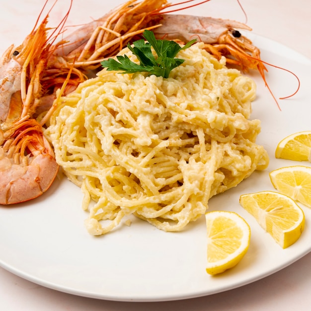 Photo gratuite fruits de mer et spaghetti bouchent