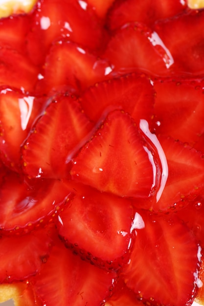 Photo gratuite gâteau aux fraises frais et savoureux