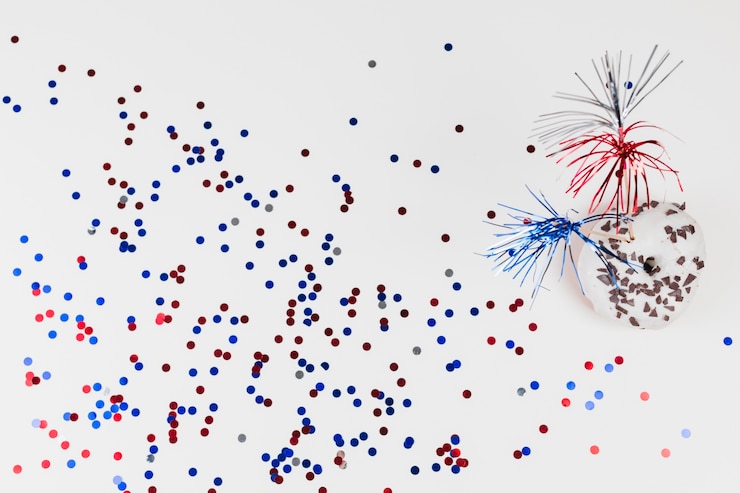 Photo gratuit gâteau décoré et paillettes