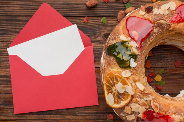 Gâteau épiphanie roscon de reyes et lettre rouge