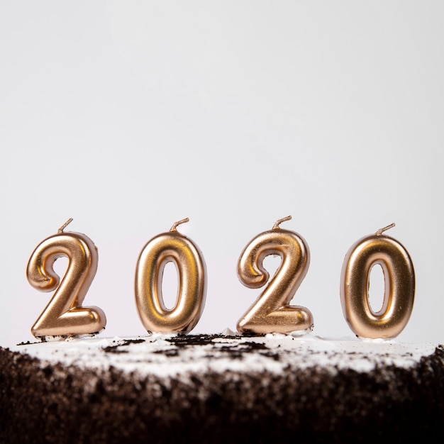 Gâteau gros plan avec les chiffres du nouvel an 2020