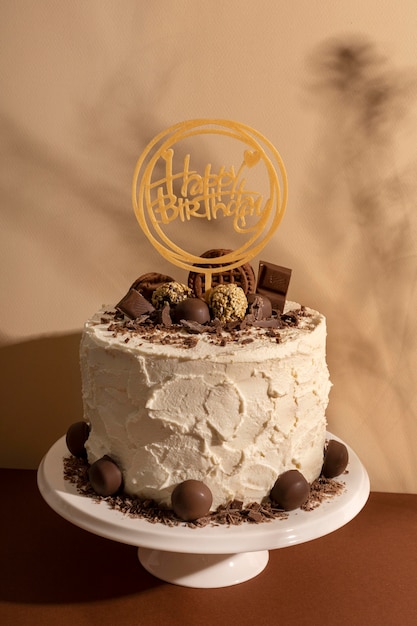 Gâteau de joyeux anniversaire au chocolat