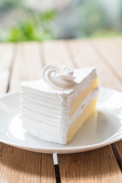 Gâteau à la noix de coco sur plat