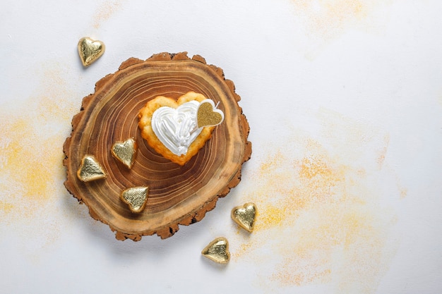 Gâteaux en forme de coeur pour la Saint-Valentin.