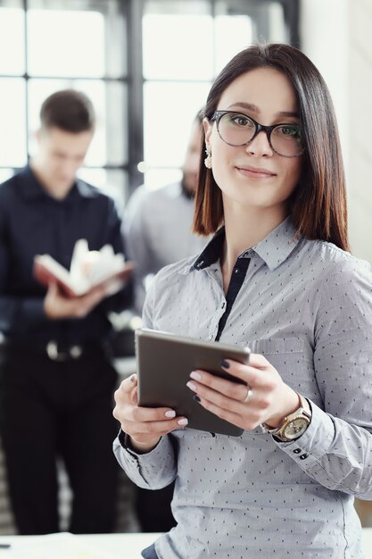 Gens d'affaires au bureau