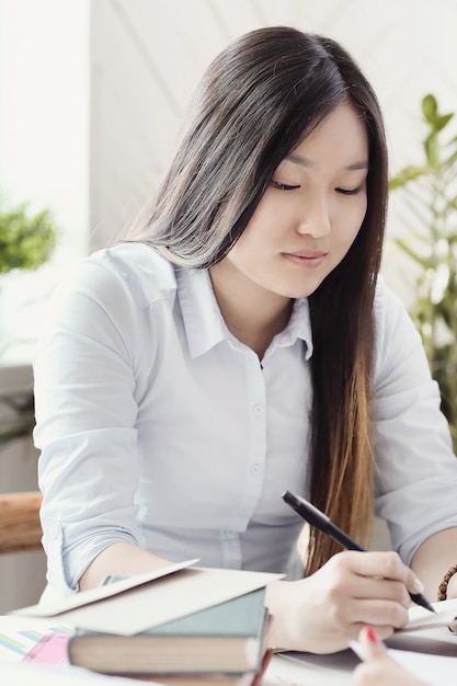 Des gens au travail