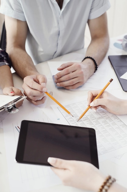 Des gens au travail