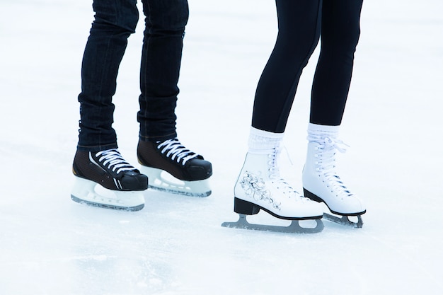 Gens sur la patinoire