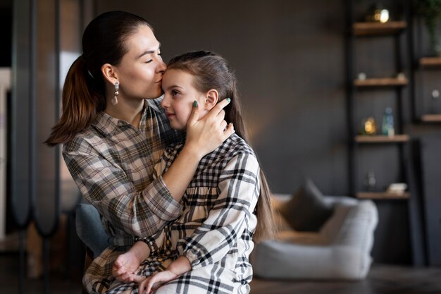 Photo gratuite les gens se réunissent pour la réunion de famille