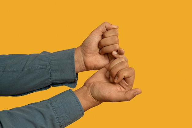 Geste de la main en langue des signes
