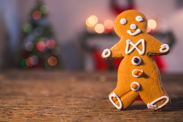 Gingerbread homme avec fond flou