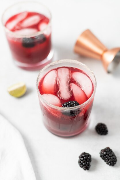 Glace dans un verre transparent