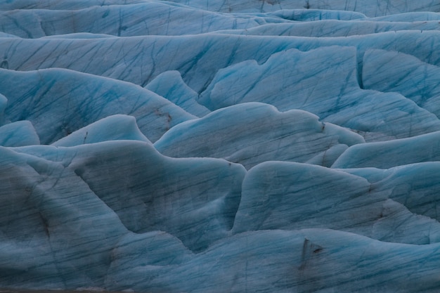 Glacier sous la lumière du soleil en Islande - excellente image pour les arrière-plans et les fonds d'écran