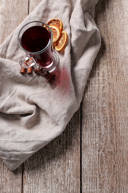 Glühwein allemand, également connu sous le nom de vin chaud ou de vin épicé