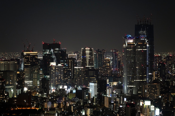 Photo gratuit grand angle de beaux bâtiments la nuit
