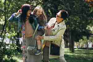 Photo gratuite grand-mère mère fille