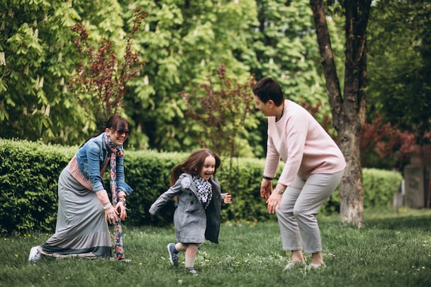 Photo gratuite grand-mère mère fille