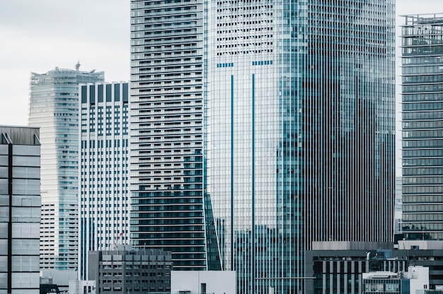 Grands immeubles de bureaux modernes