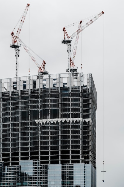 Grands immeubles de bureaux modernes