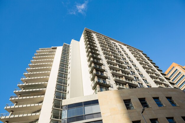 Gratte-ciel de bureau dans le quartier des affaires