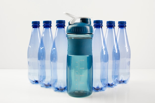 Photo gratuite gros plan sur les alternatives de bouteilles durables
