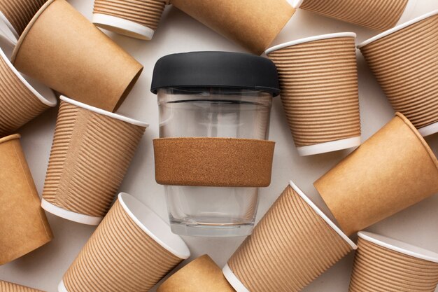 Gros plan sur les alternatives durables aux tasses à café