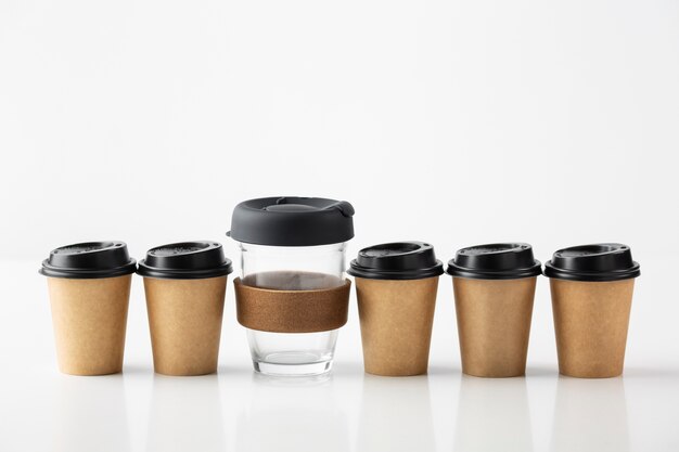 Gros plan sur les alternatives durables aux tasses à café