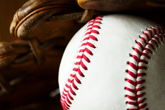 Gros plan d&#39;une balle de baseball