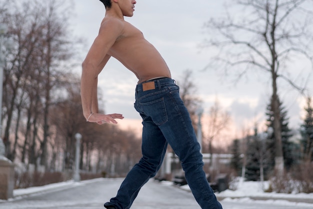 Gros plan, ballet, danseur, exécuter