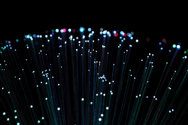 Gros plan sur de beaux détails de fibre optique