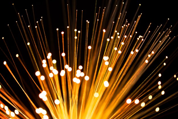 Gros plan sur de beaux détails de fibre optique