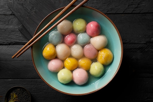 Photo gratuite gros plan sur un bol de tangyuan appétissant